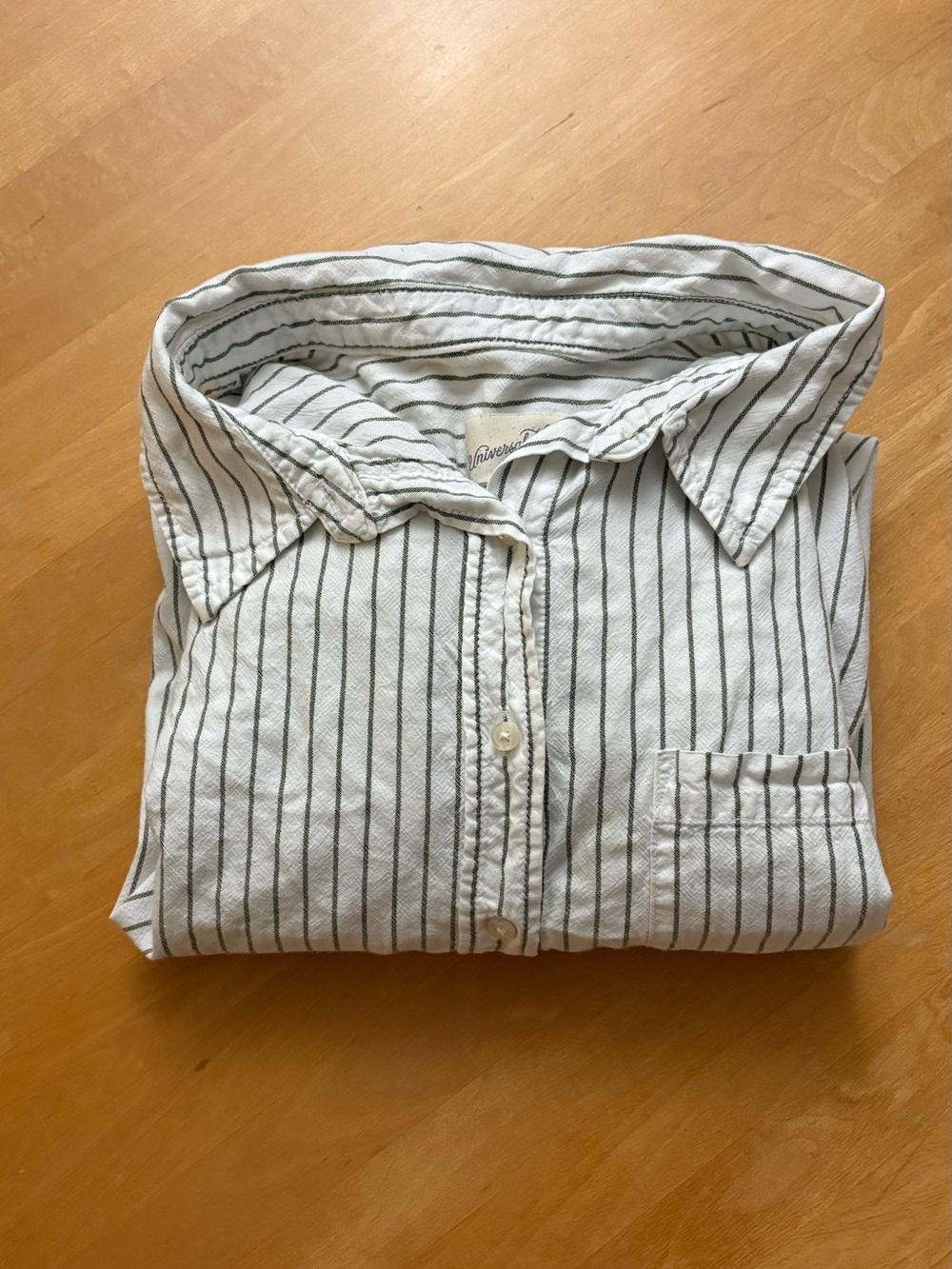 Universal Thread Classic Fit Button Down
